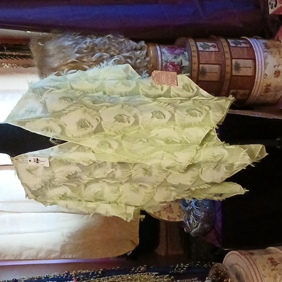 J C Sunny Lime Feather-Like Wrap One Size NWT - Picture 1 of 5